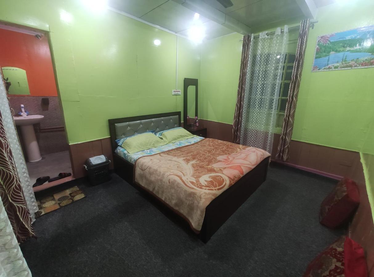 Lakeside Homestay Srinagar Exterior photo