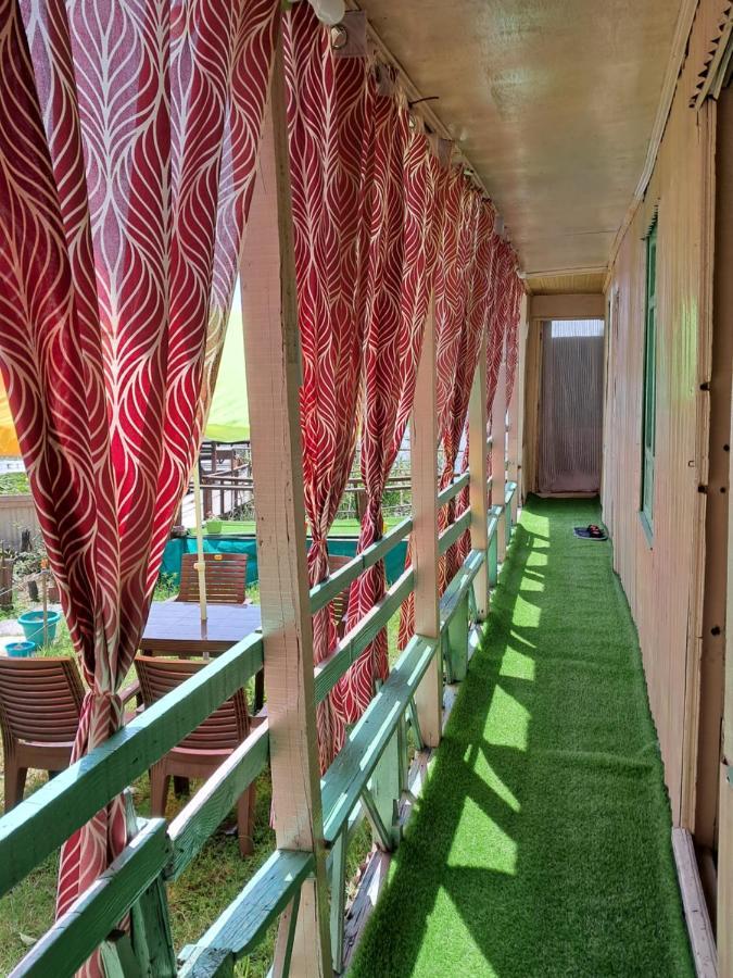Lakeside Homestay Srinagar Exterior photo